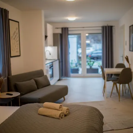 Holiday home Hugos Design House Am Waldrand - Ruhig & Modern