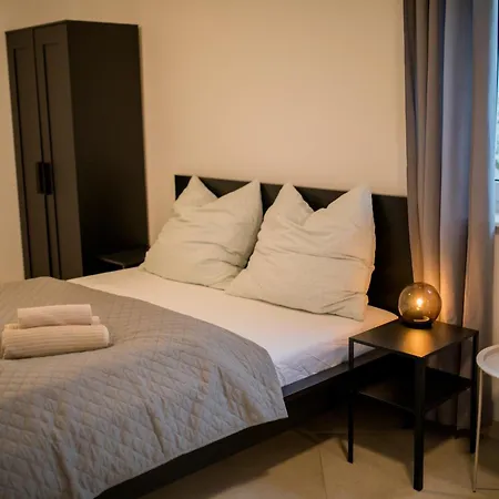 Hugos Design House Am Waldrand - Ruhig & Modern