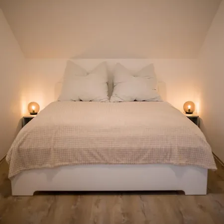 Hugos Design House Am Waldrand - Ruhig & Modern Casa vacanze Bensheim