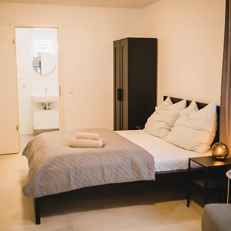 Holiday home Hugos Design House Am Waldrand - Ruhig & Modern