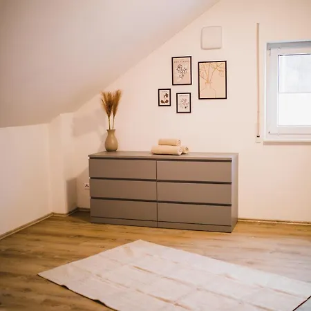 Hugos Design House Am Waldrand - Ruhig & Modern Casa vacanze Bensheim