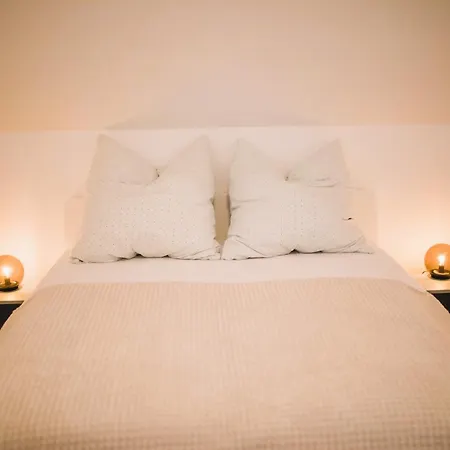 Hugos Design House Am Waldrand - Ruhig & Modern