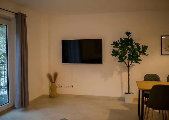 Hugos Design House Am Waldrand - Ruhig & Modern