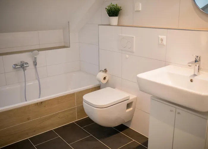 Hugos Design House Am Waldrand - Ruhig & Modern