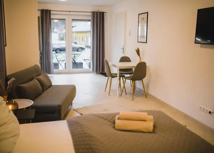 Hugos Design House Am Waldrand - Ruhig & Modern